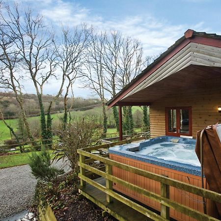 Ivyleaf Combe Lodges Stratton  Экстерьер фото