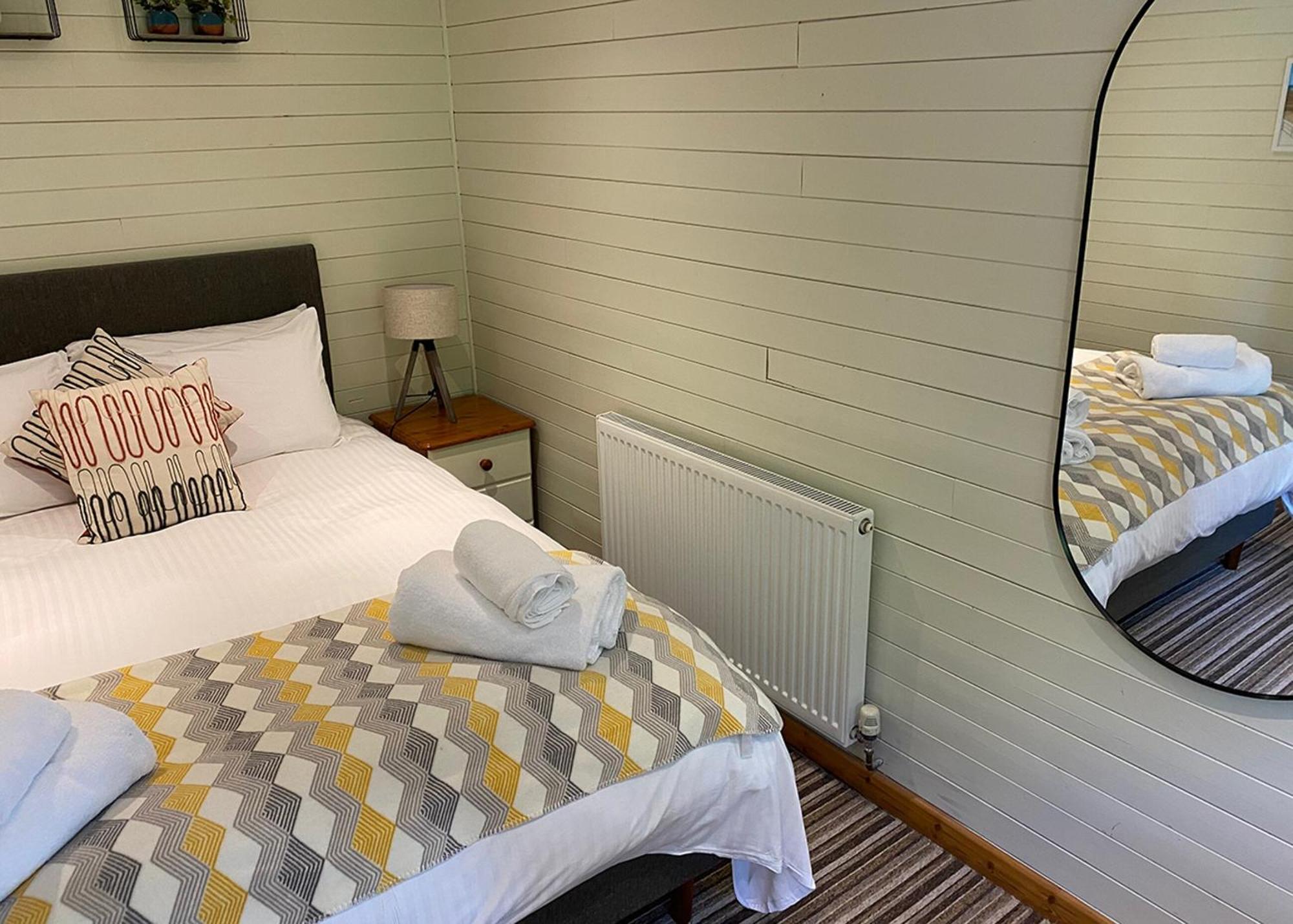 Ivyleaf Combe Lodges Stratton  Экстерьер фото